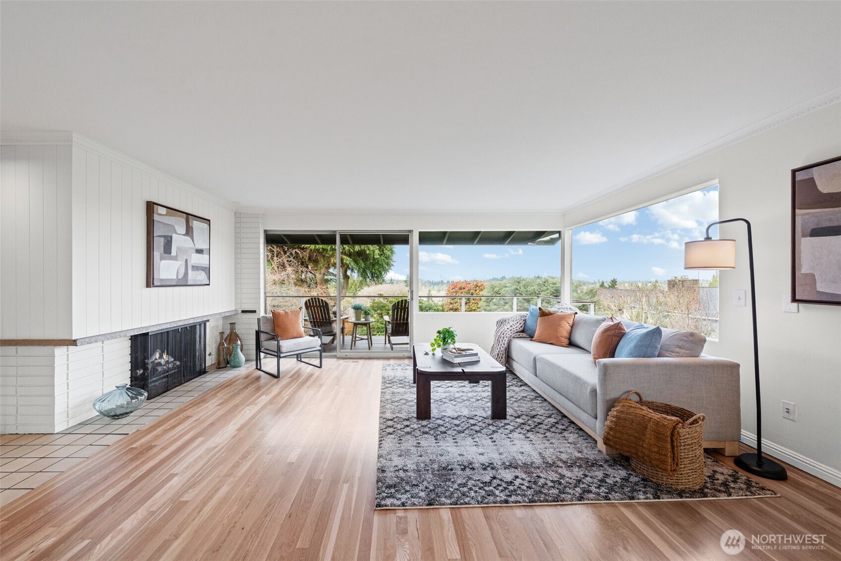 12128 SE 19th Street , Bellevue, WA 98005