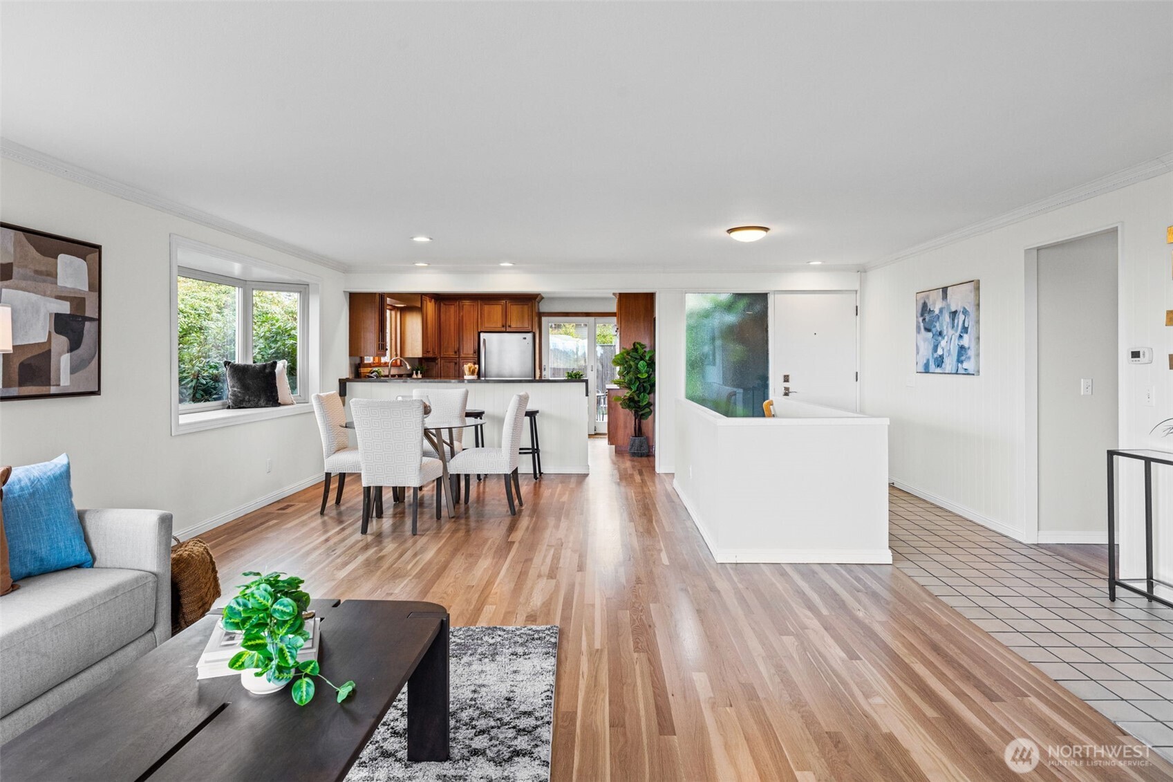 12128 SE 19th Street , Bellevue, WA 98005