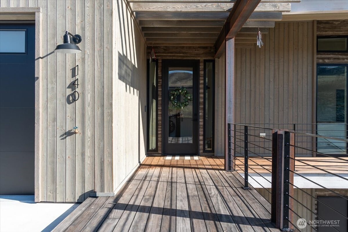 140 Clos Chevalle Road , Chelan, WA 98816