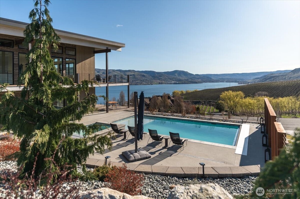 140 Clos Chevalle Road , Chelan, WA 98816