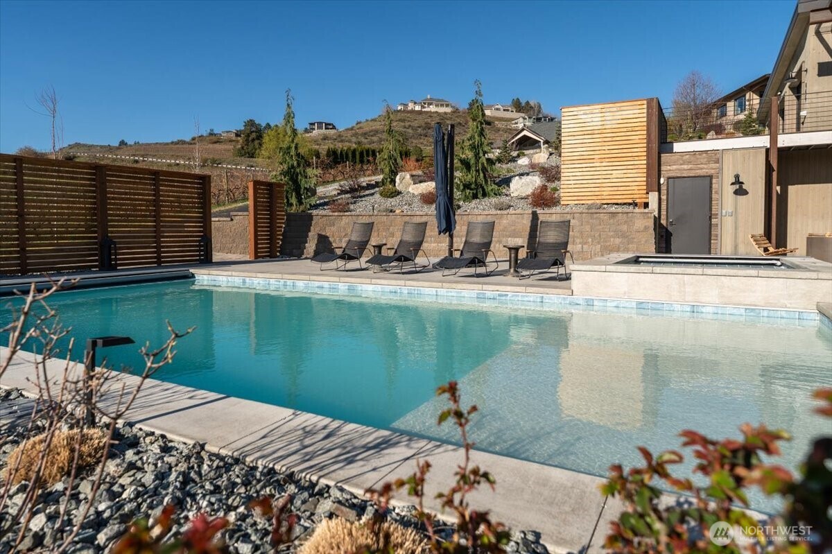 140 Clos Chevalle Road , Chelan, WA 98816