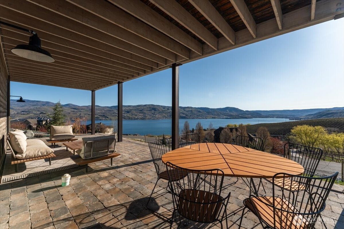 140 Clos Chevalle Road , Chelan, WA 98816