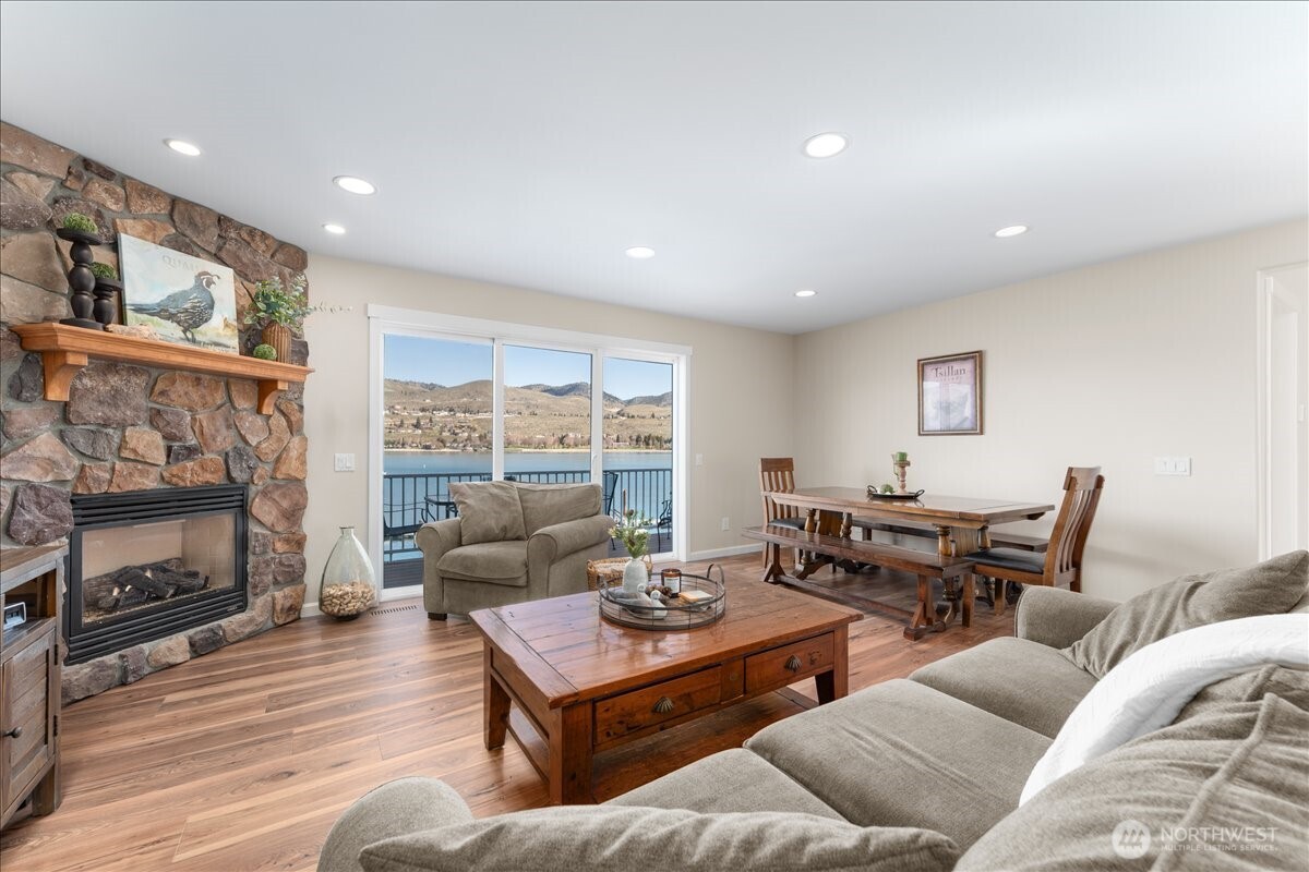 1120 W Woodin Avenue #3, Chelan, WA 98816