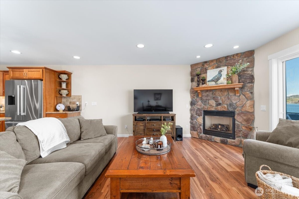 1120 W Woodin Avenue #3, Chelan, WA 98816