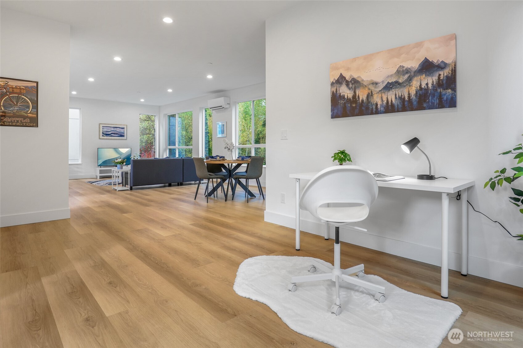 10628 E Riverside Dr , Bothell, WA 98011