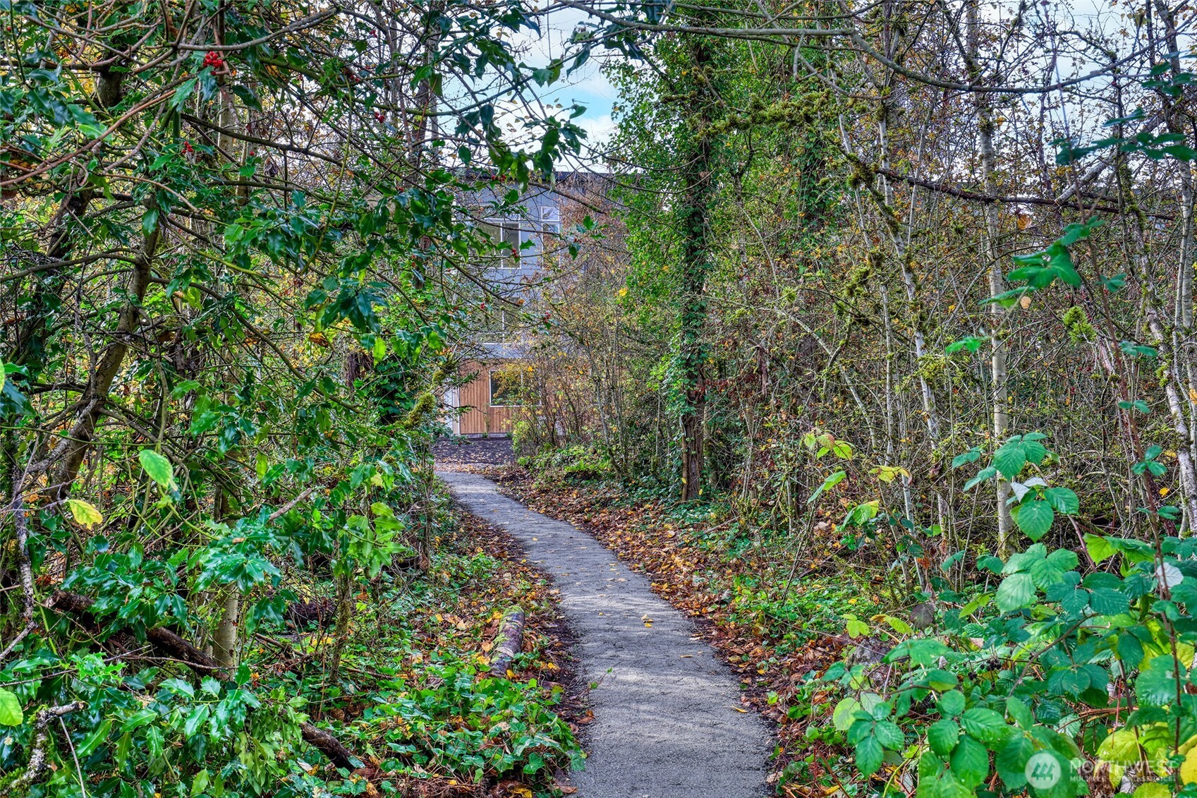 10628 E Riverside Dr , Bothell, WA 98011