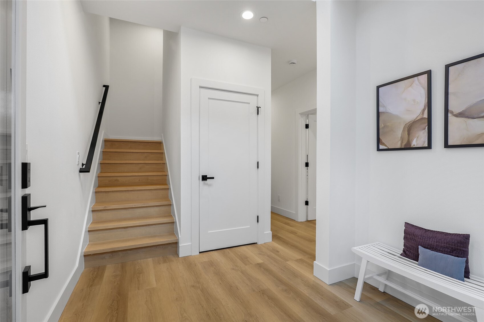 10628 E Riverside Dr , Bothell, WA 98011