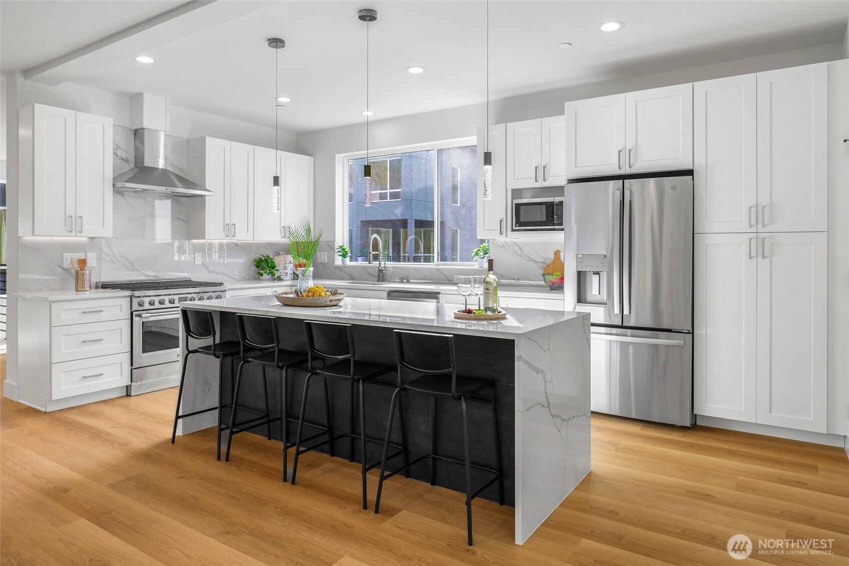 10628 E Riverside Dr , Bothell, WA 98011