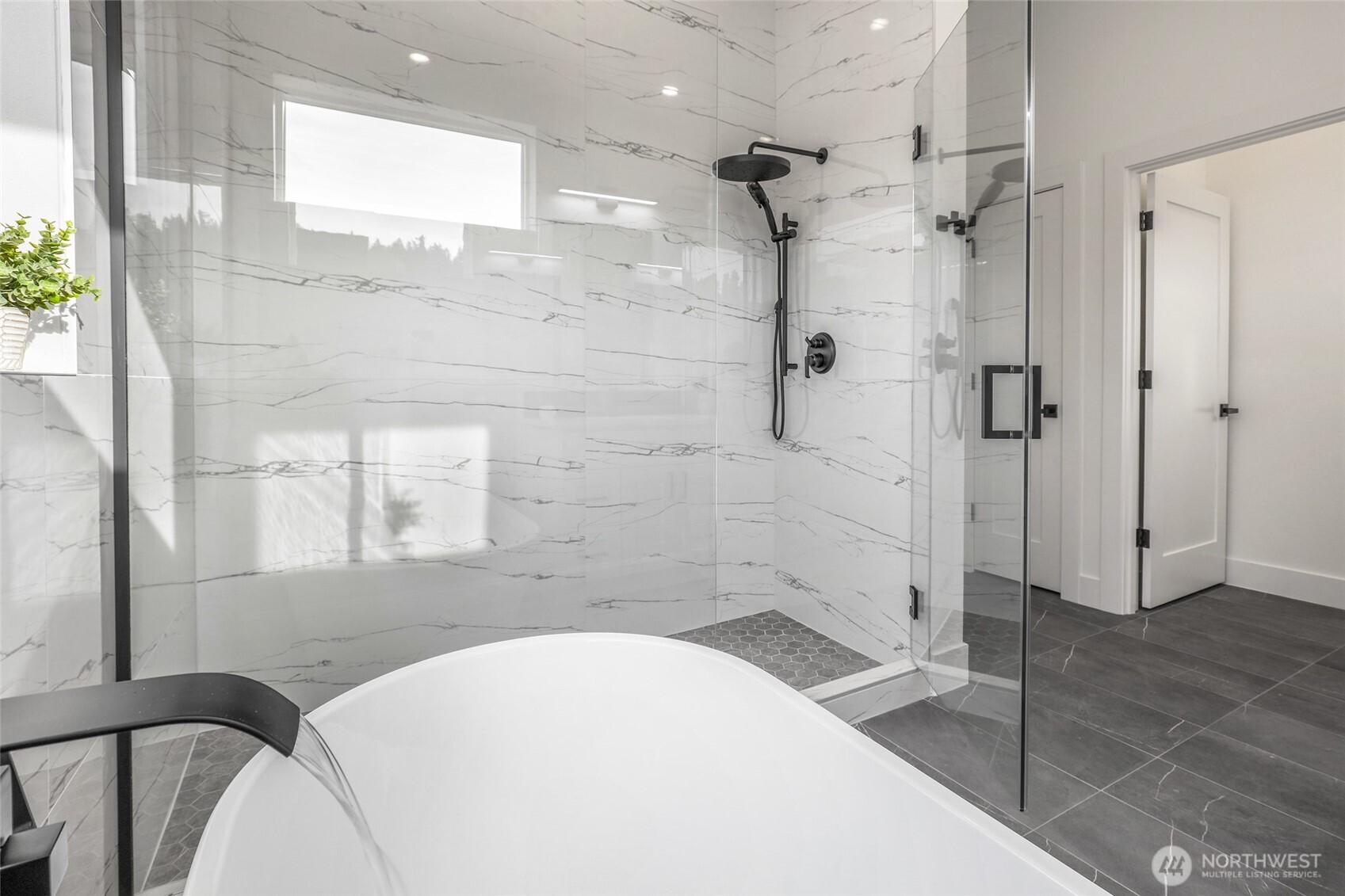 10628 E Riverside Dr , Bothell, WA 98011