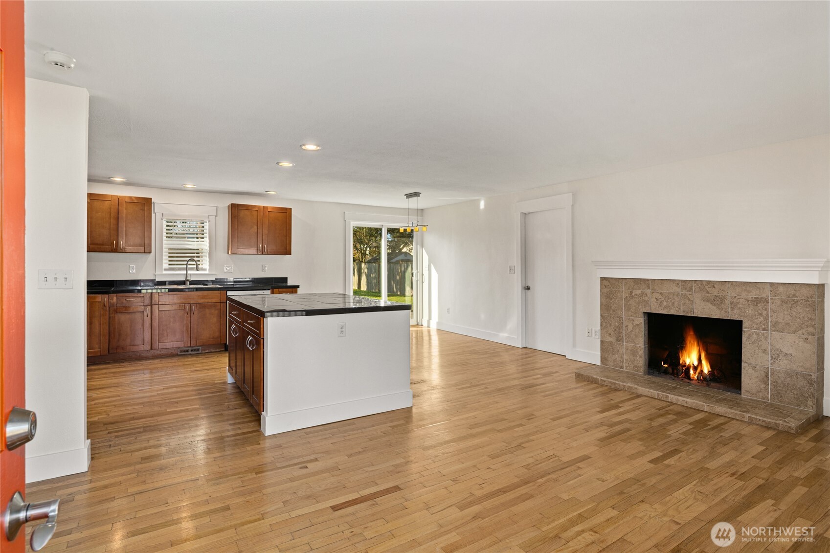 6826 N 11th Street , Tacoma, WA 98406-9840