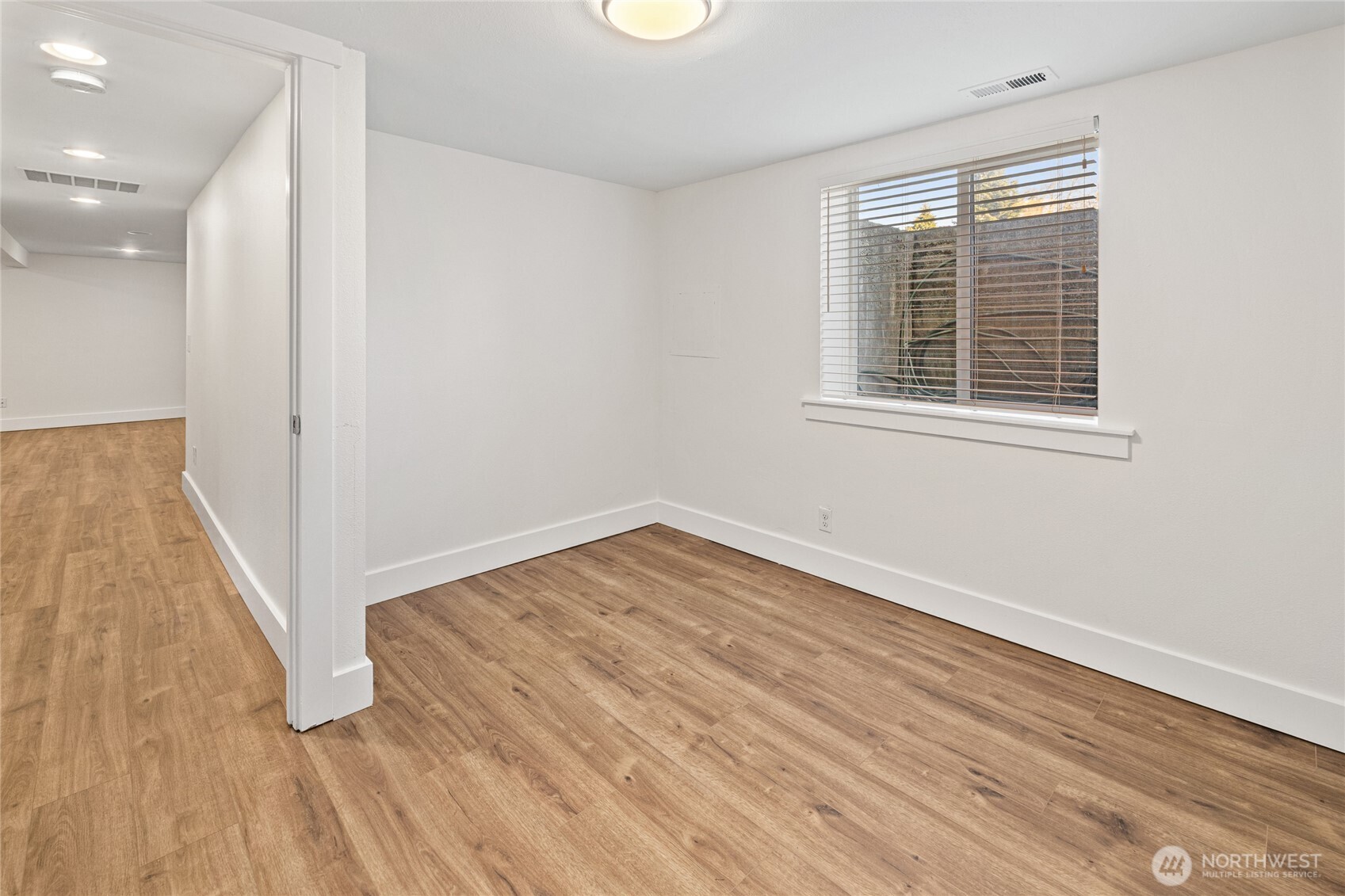 6826 N 11th Street , Tacoma, WA 98406-9840