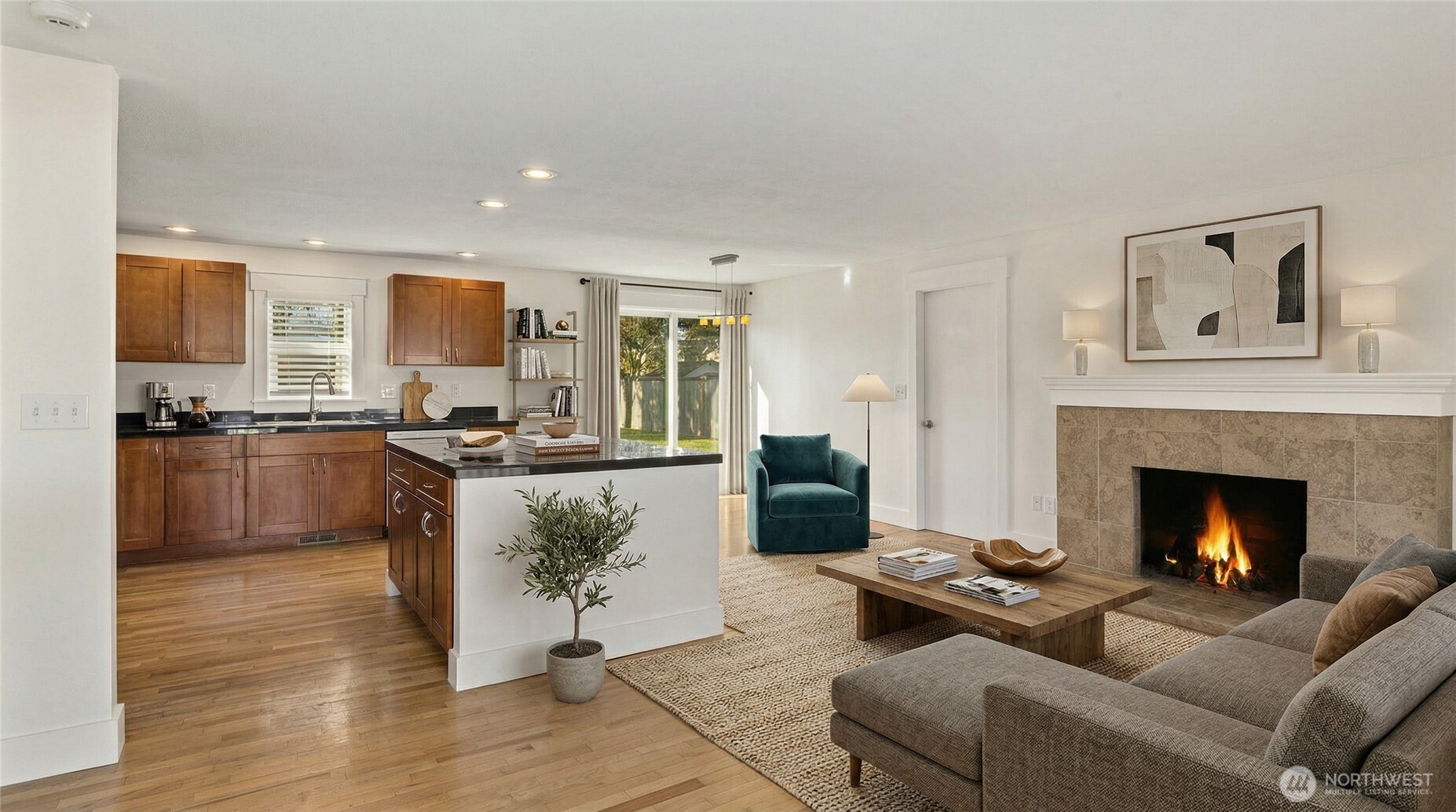 6826 N 11th Street , Tacoma, WA 98406-9840