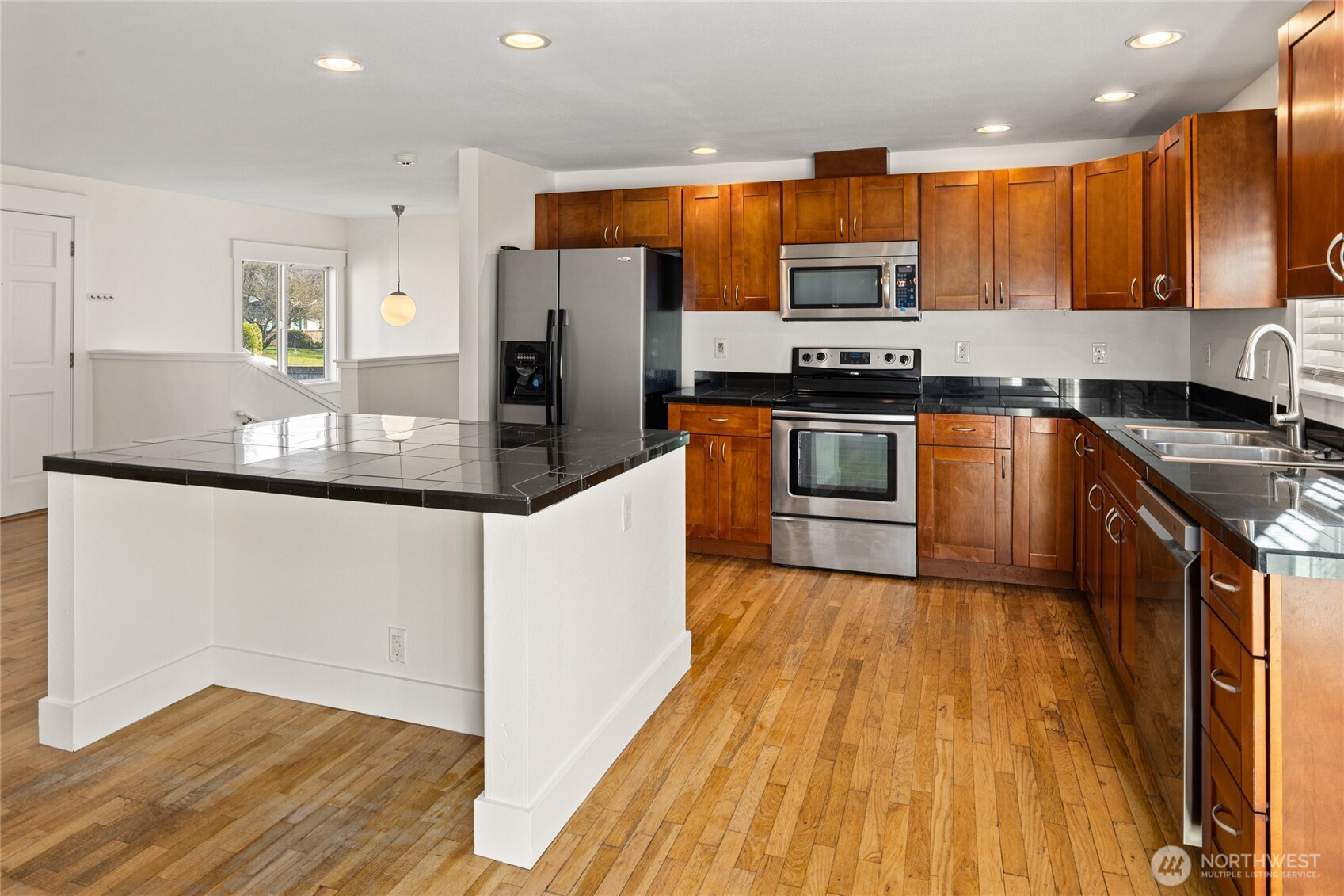 6826 N 11th Street , Tacoma, WA 98406-9840