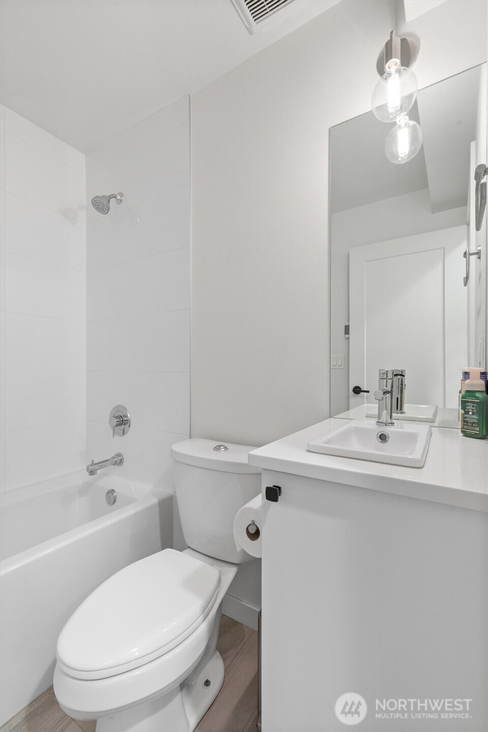 2030 15th Avenue S, Seattle, WA 98144