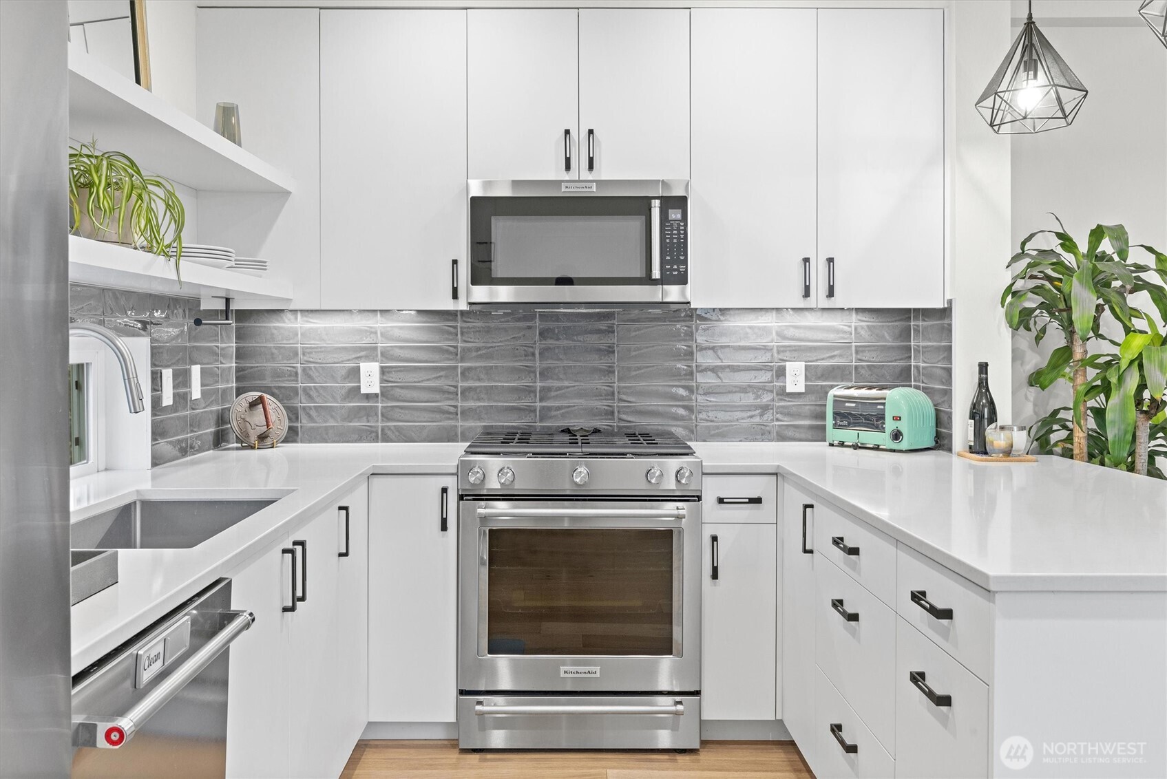 2030 15th Avenue S, Seattle, WA 98144