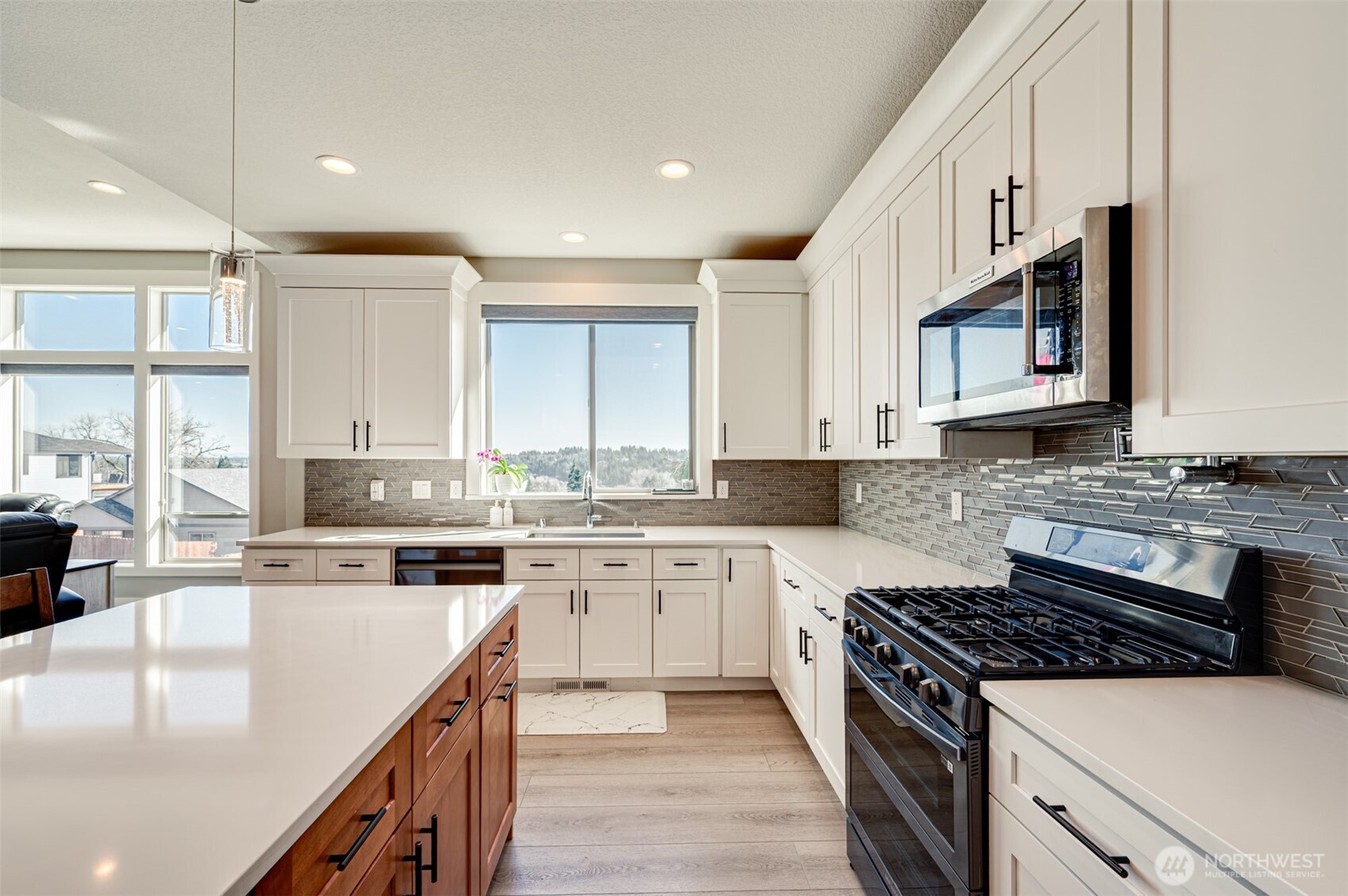 123 W 13th Way , La Center, WA 98629