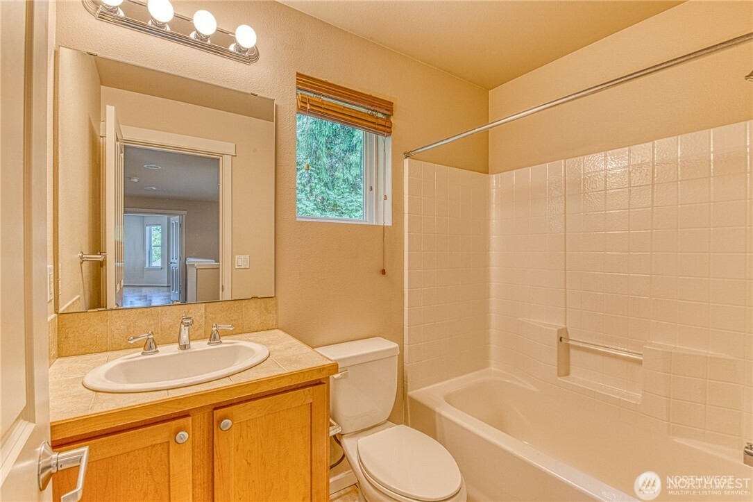 5583 Lakemont Boulevard SE #1603, Bellevue, WA 98006