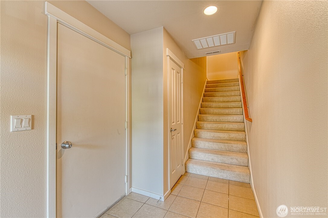 5583 Lakemont Boulevard SE #1603, Bellevue, WA 98006