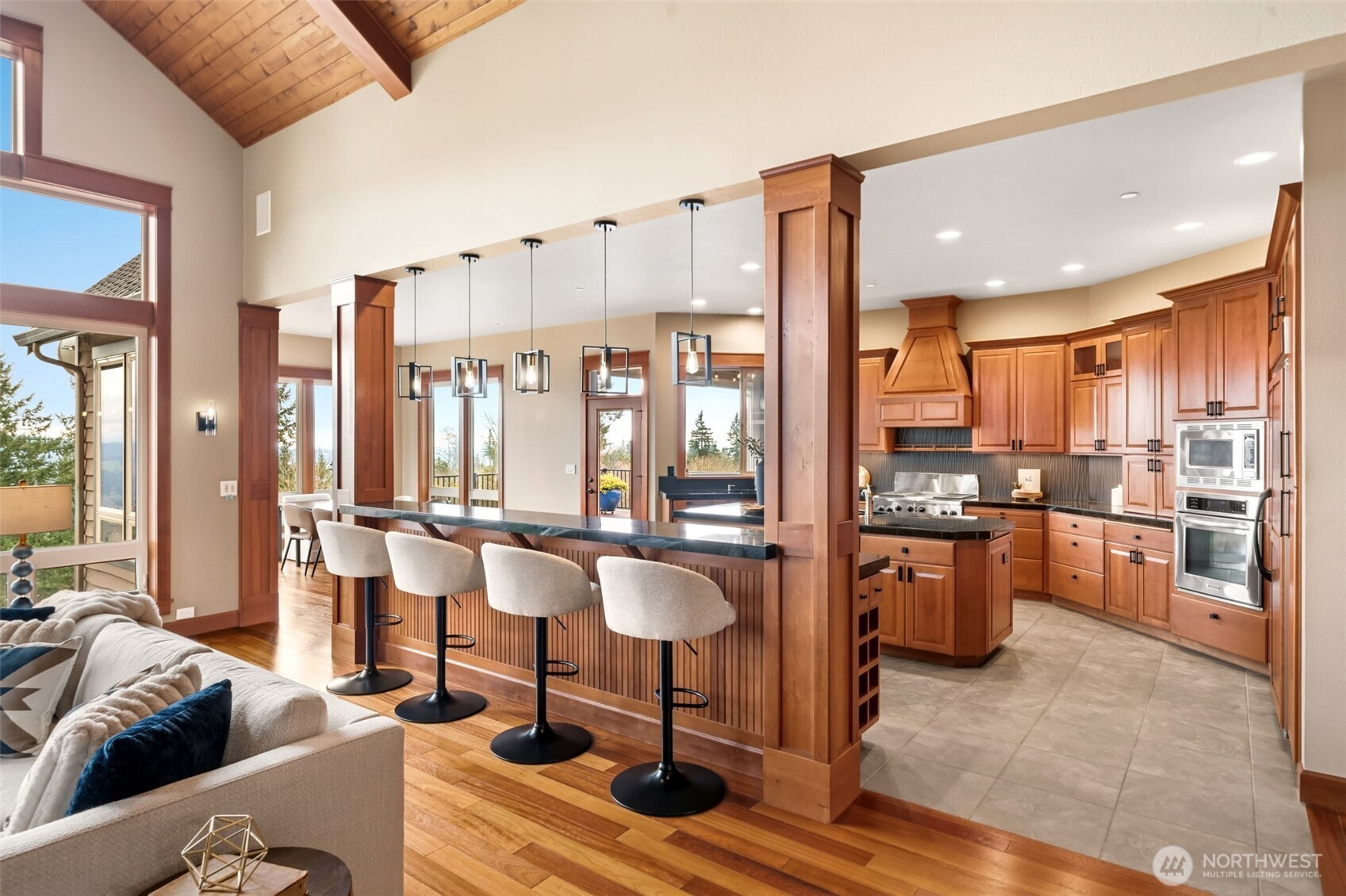 714 SOMMERSET Road , Woodland, WA 98674
