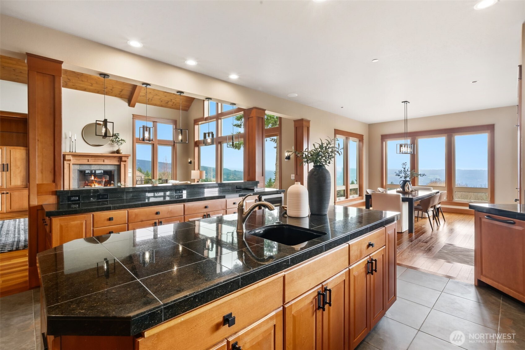 714 SOMMERSET Road , Woodland, WA 98674