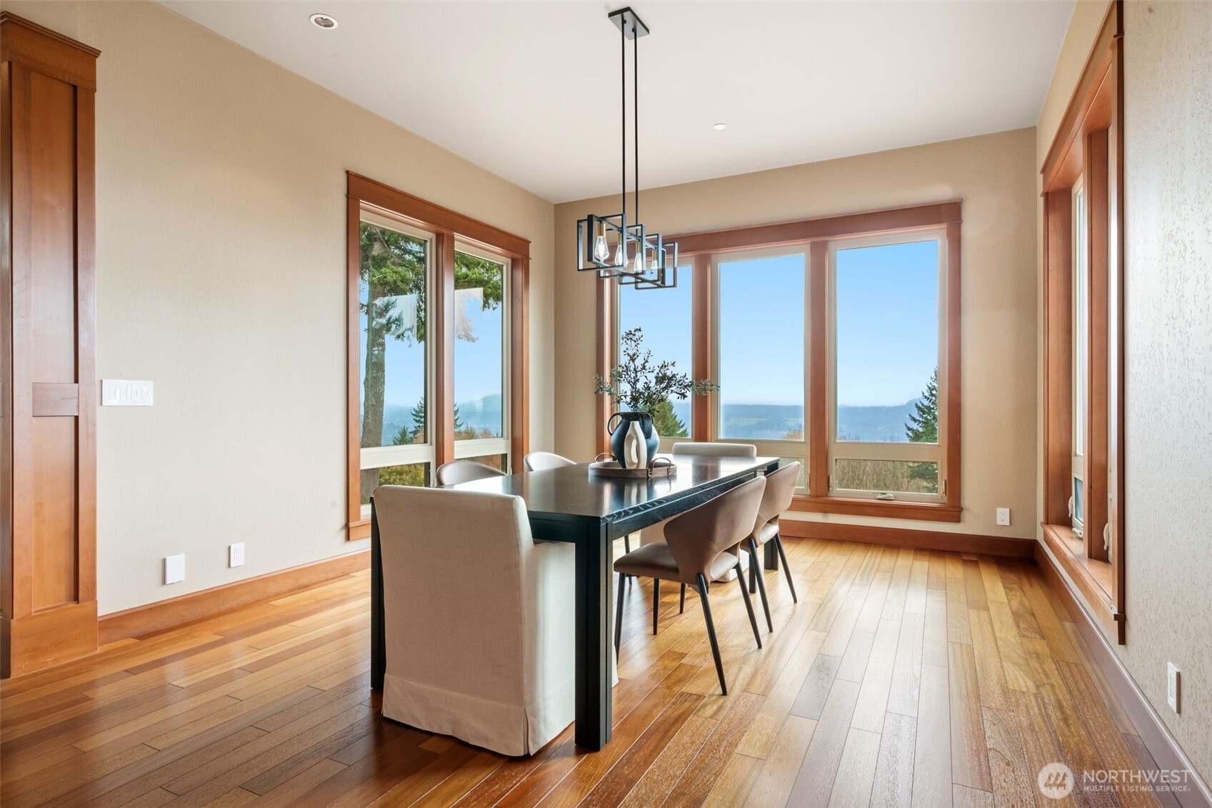 714 SOMMERSET Road , Woodland, WA 98674