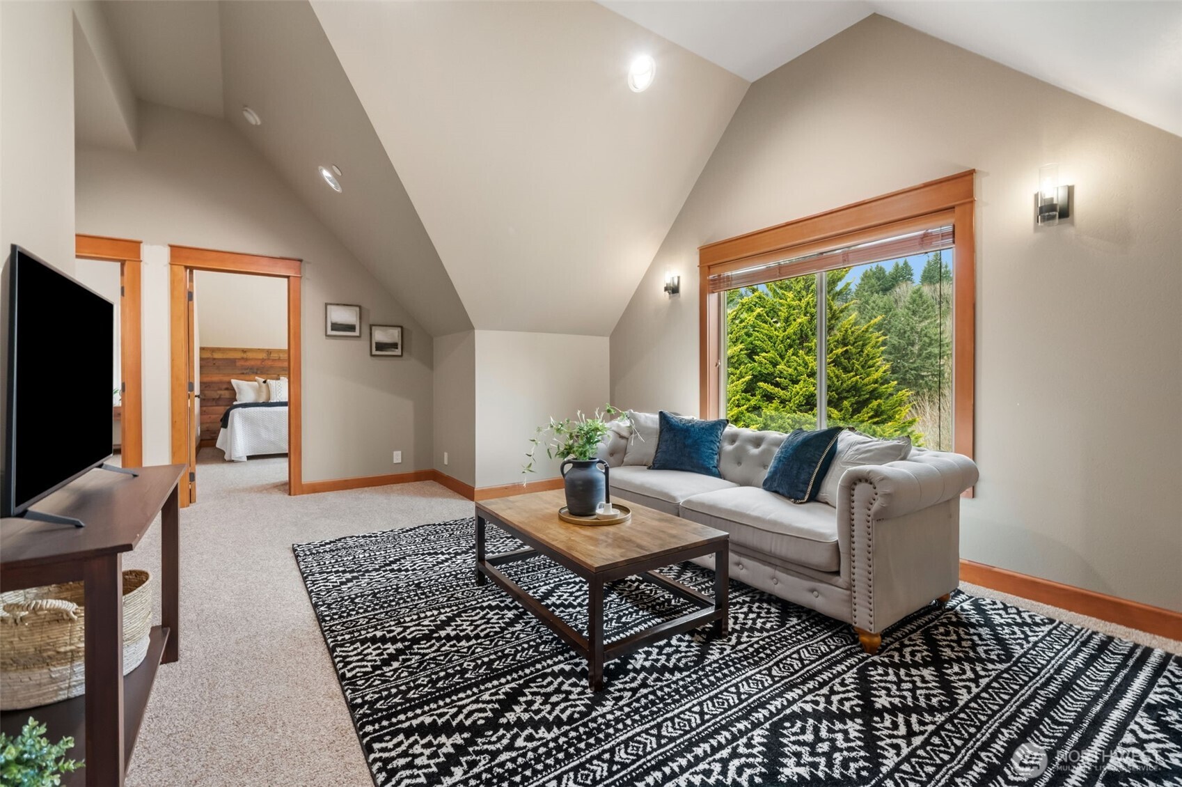 714 SOMMERSET Road , Woodland, WA 98674