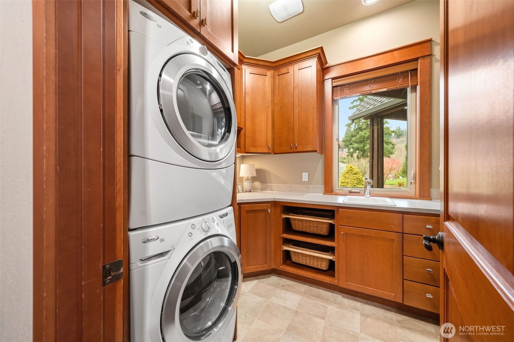714 SOMMERSET Road , Woodland, WA 98674