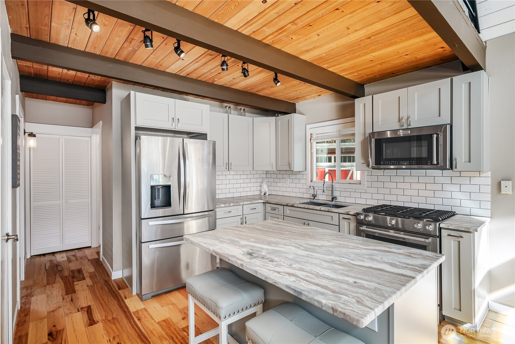 9909 353rd Drive NE, Granite Falls, WA 98252