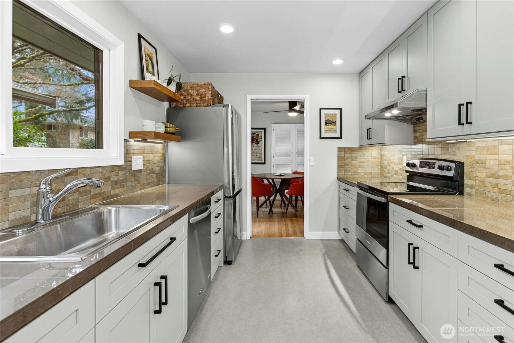 21214 96th Avenue W, Edmonds, WA 98020