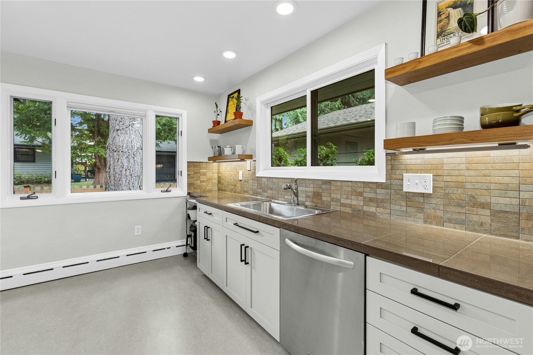 21214 96th Avenue W, Edmonds, WA 98020