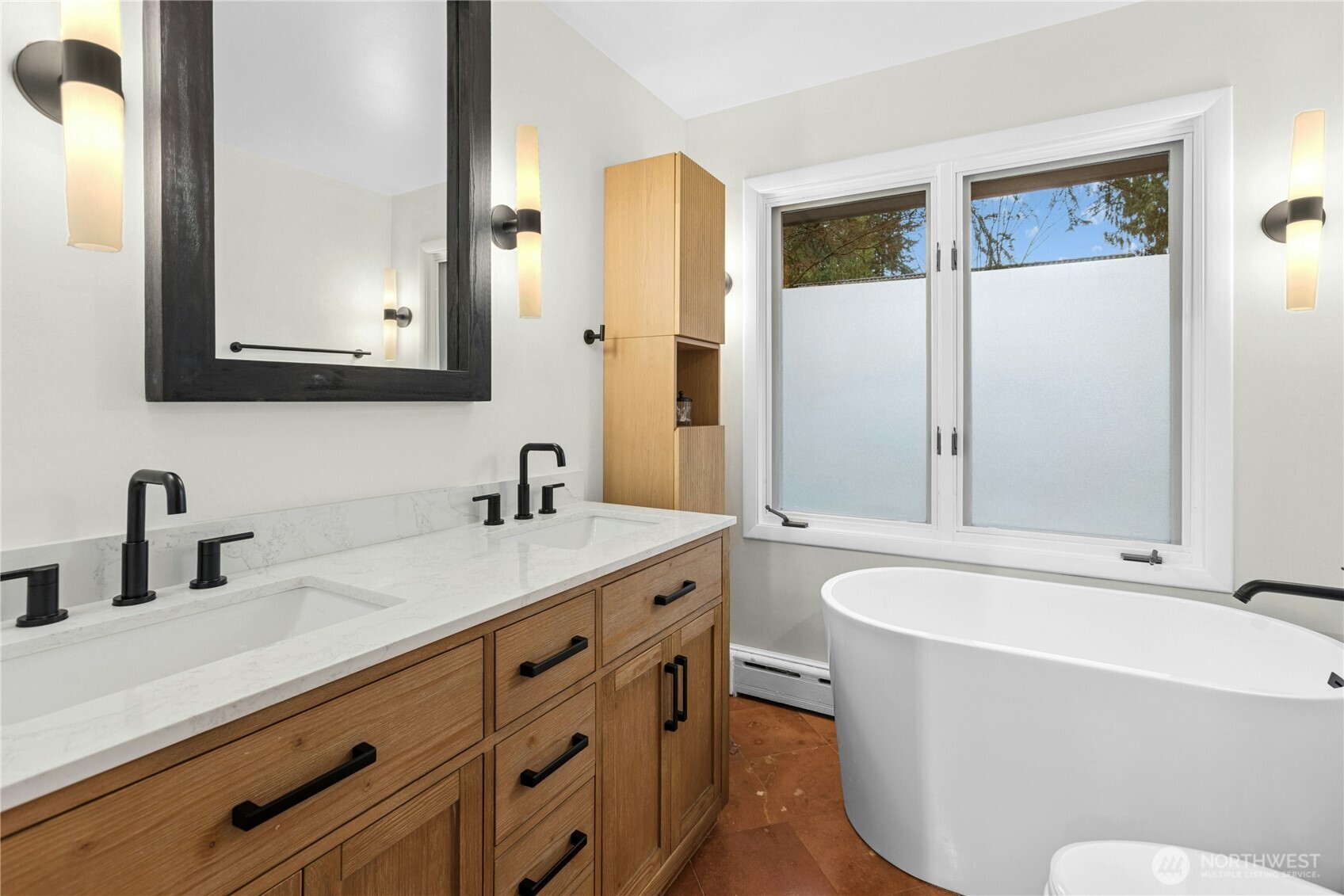 21214 96th Avenue W, Edmonds, WA 98020