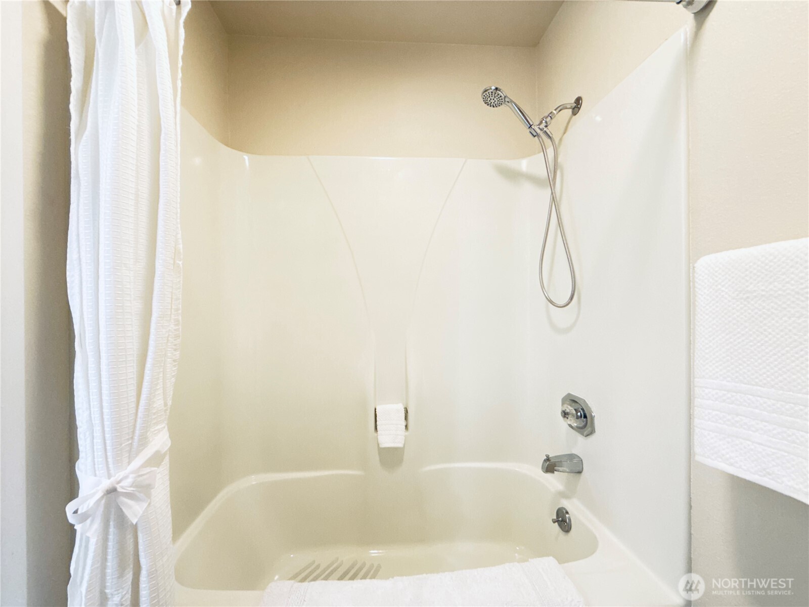 743 Marine View Drive #8, Longview, WA 98632