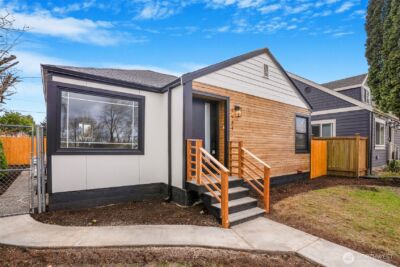 7934 SW 20th Avenue , Seattle, WA 98106