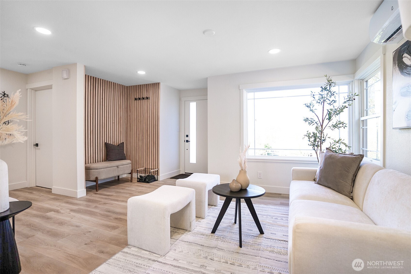 7934 SW 20th Avenue , Seattle, WA 98106