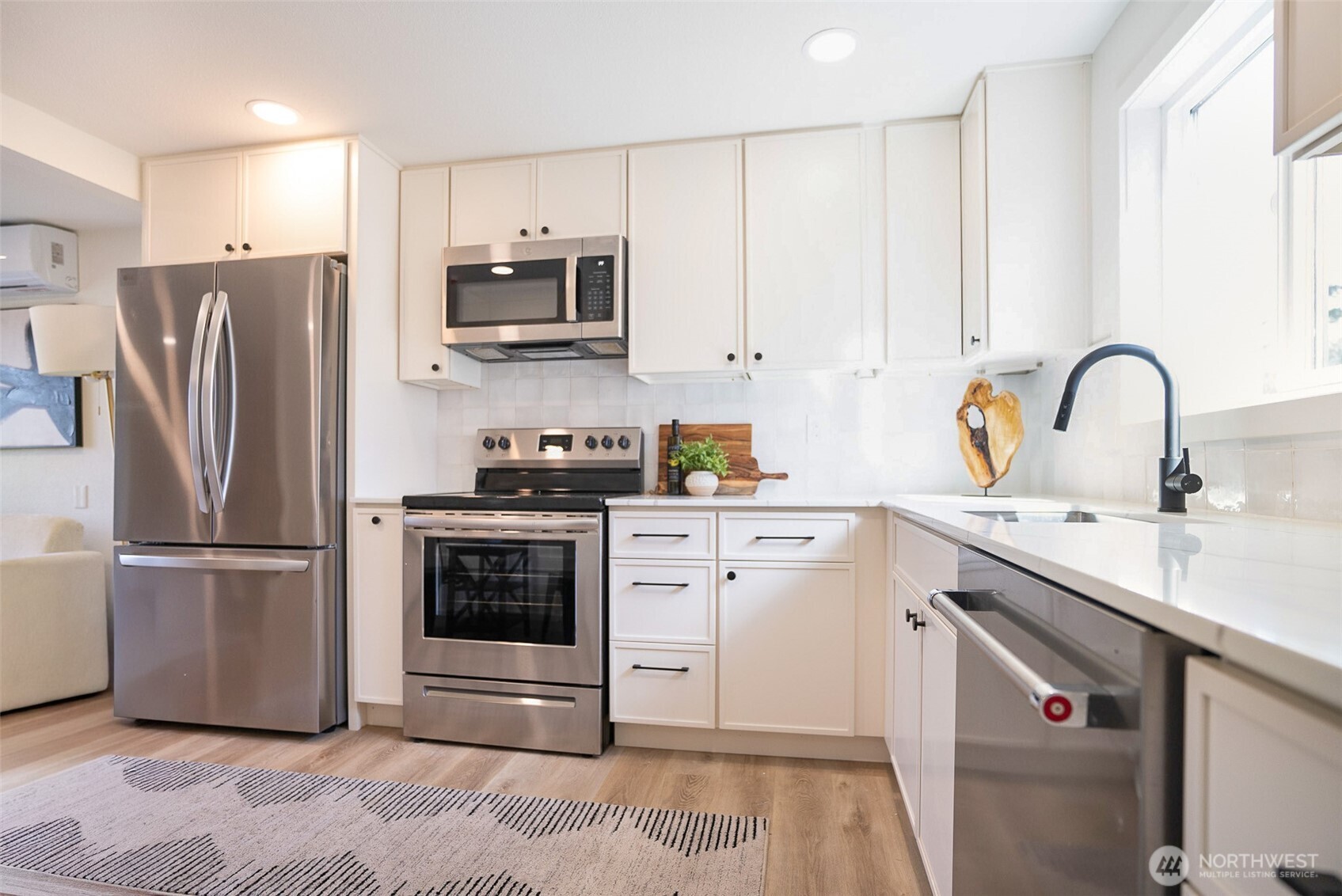 7934 SW 20th Avenue , Seattle, WA 98106