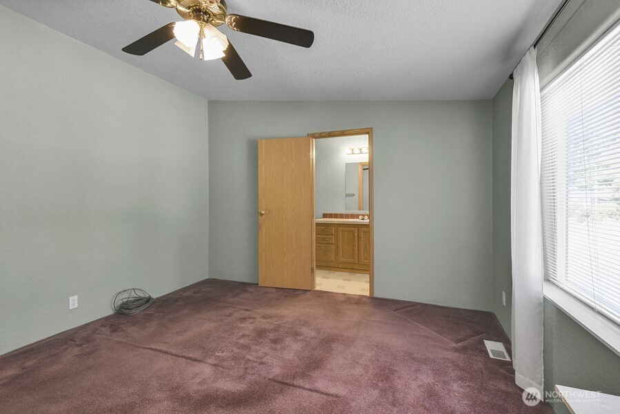 1630 Kimberly Avenue , Enumclaw, WA 98022