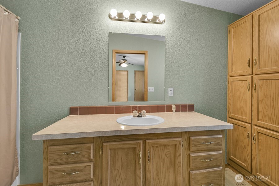 1630 Kimberly Avenue , Enumclaw, WA 98022