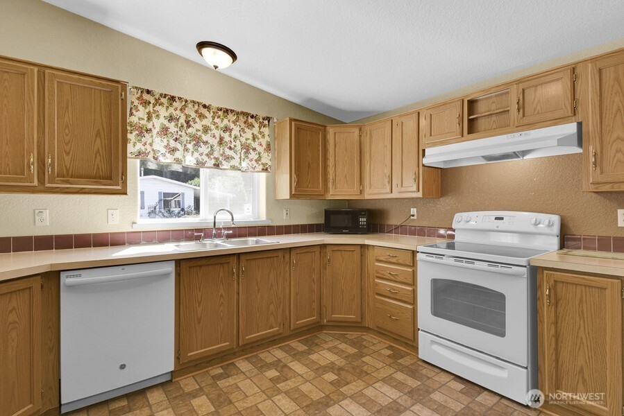 1630 Kimberly Avenue , Enumclaw, WA 98022