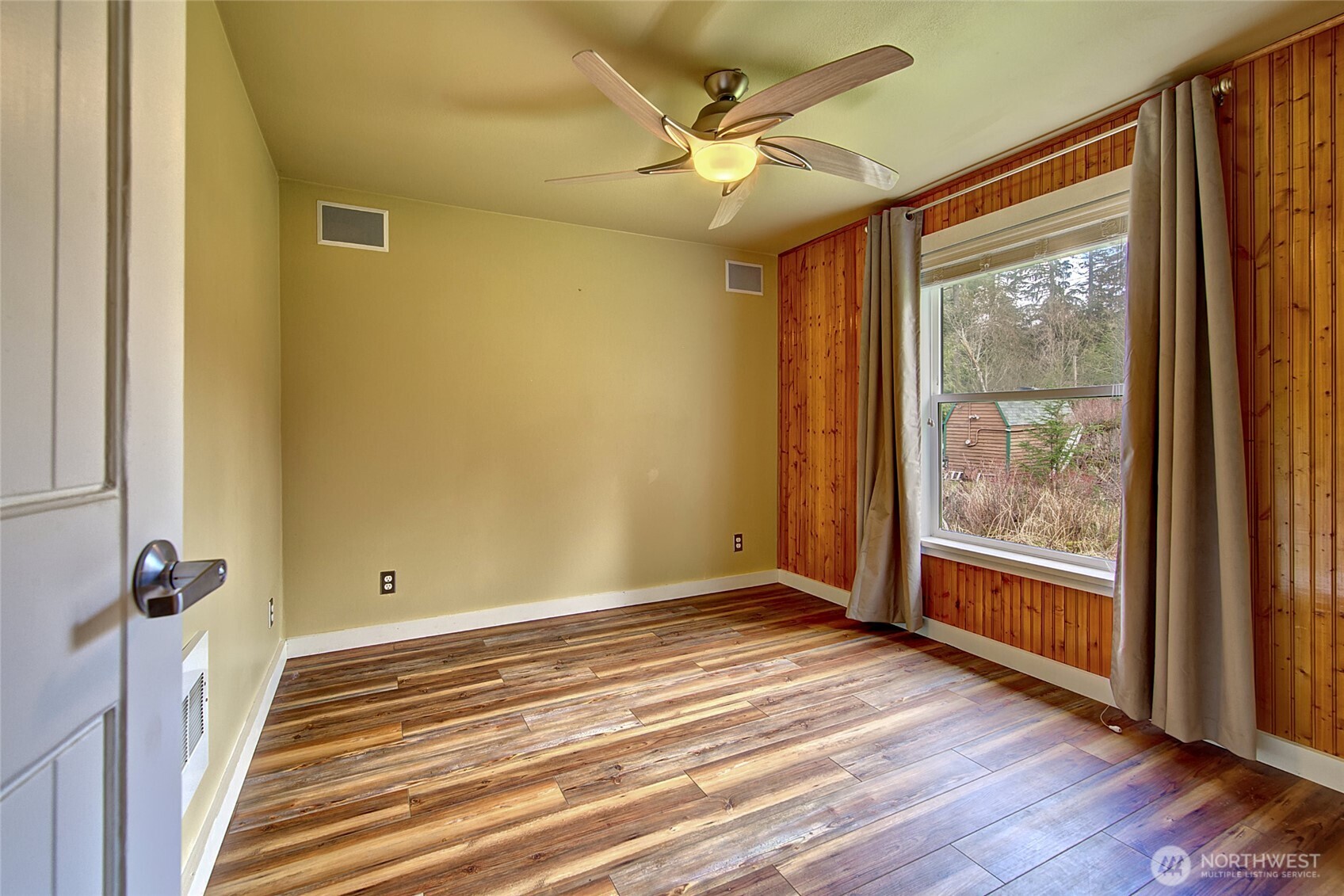 35379 North Shore Drive , Mount Vernon, WA 98274-8213