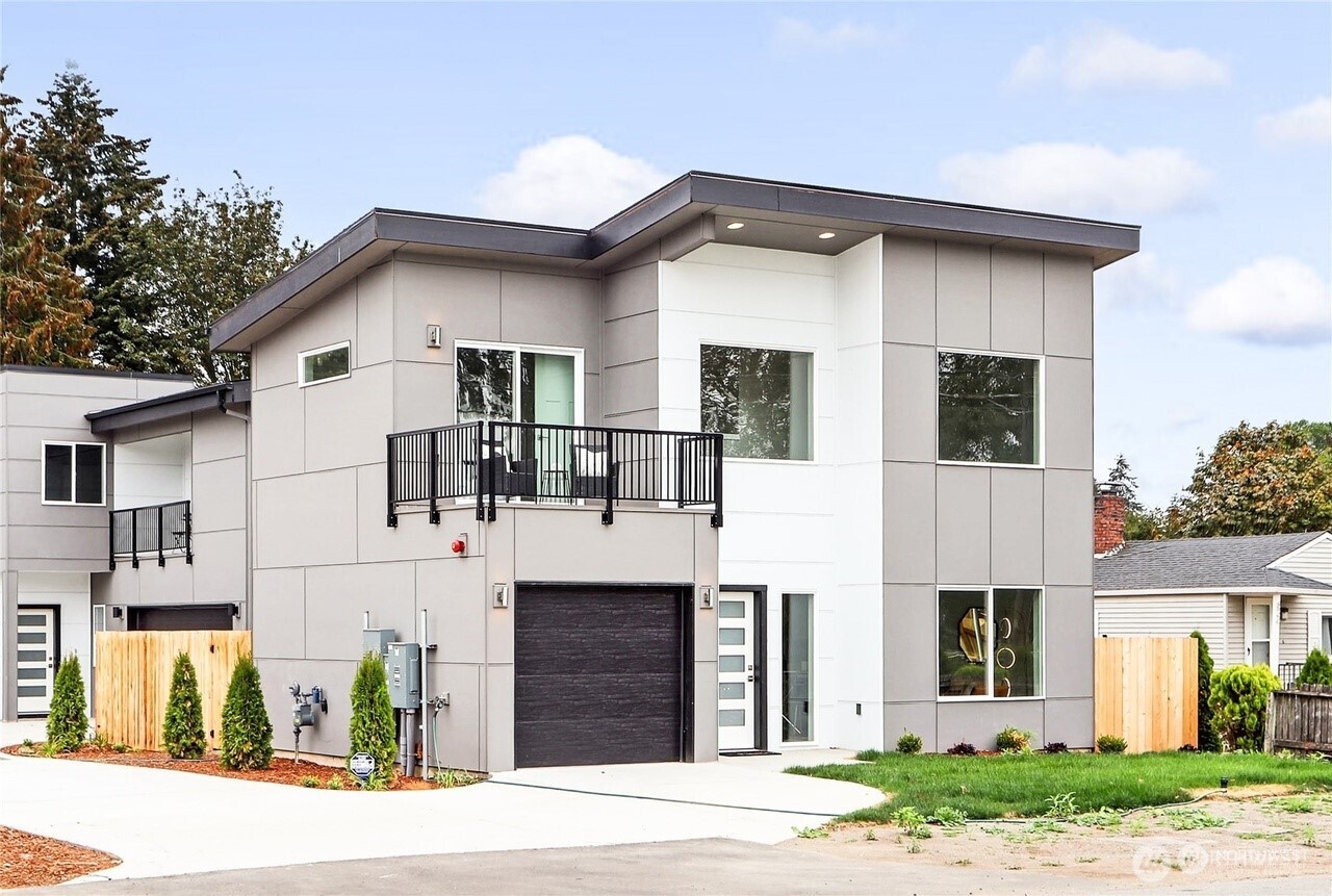 846 SW 136th Street #1, Burien, WA 98166