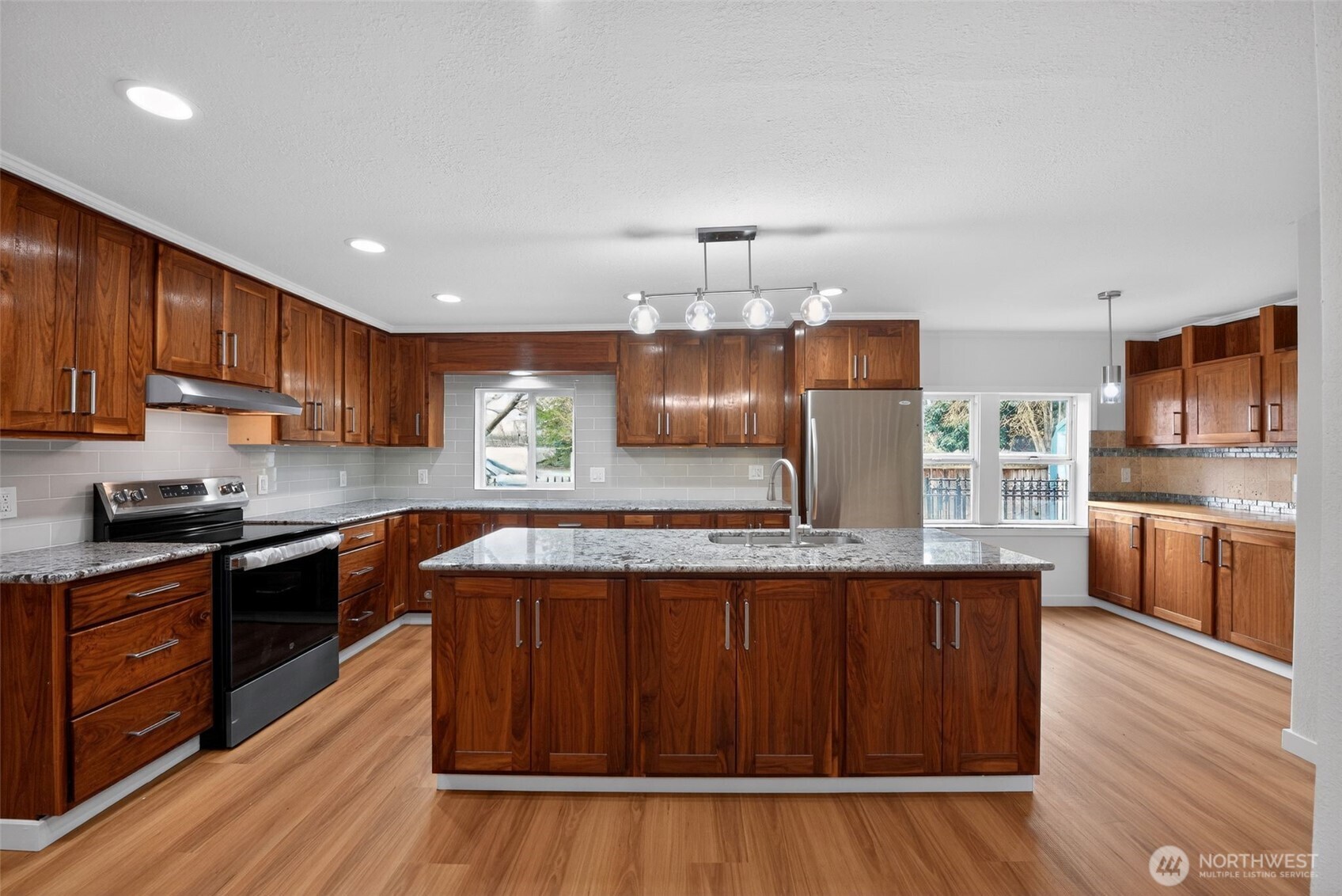 6502 48th Street E, Puyallup, WA 98371