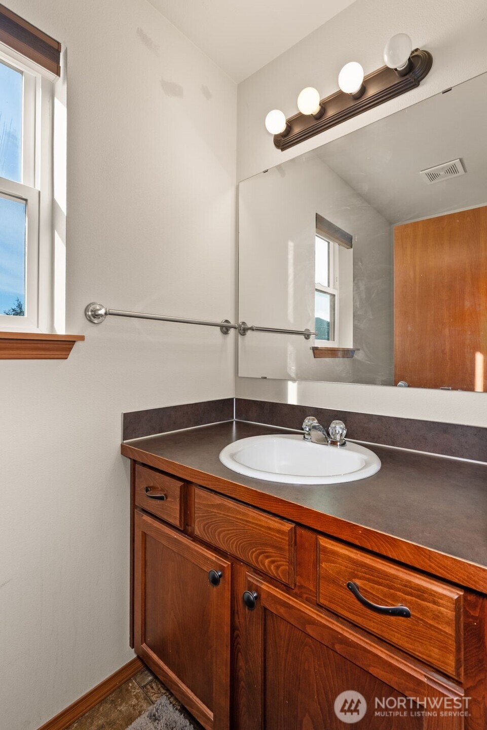 234 Wind River Dr , Chehalis, WA 98532