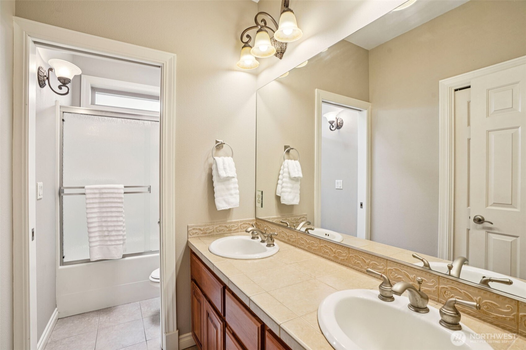 49 Essex Drive , Kelso, WA 98626