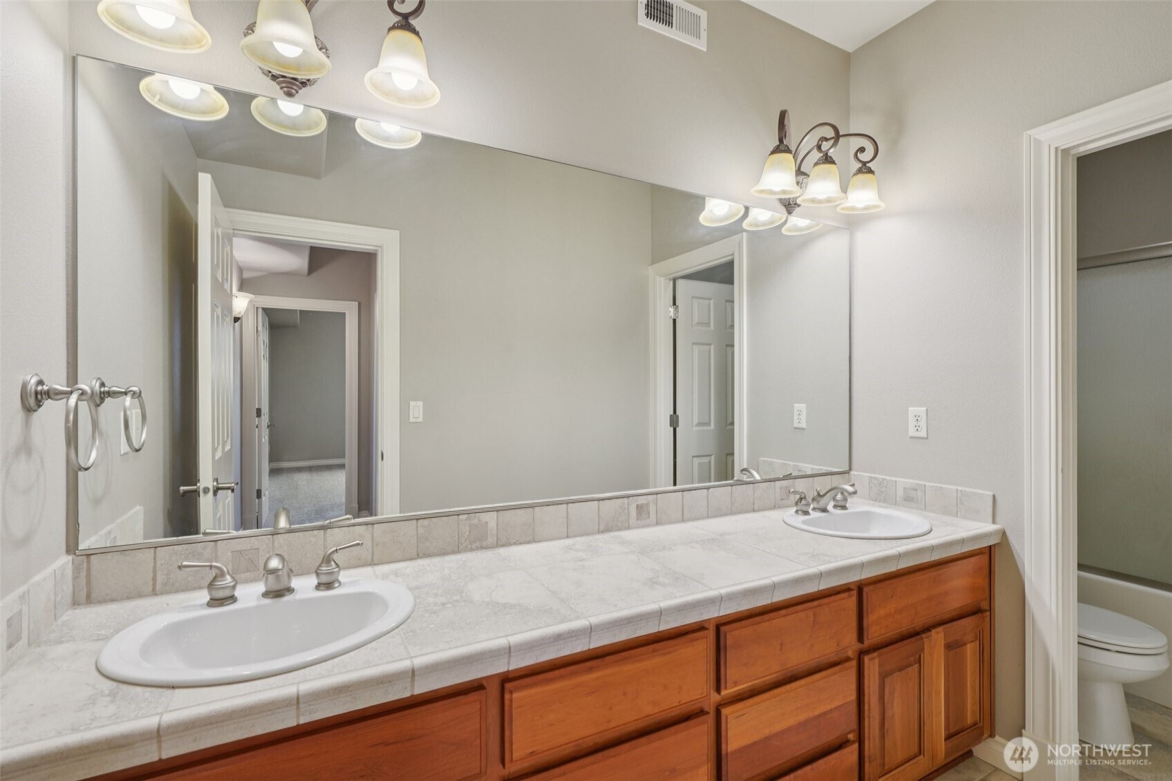 49 Essex Drive , Kelso, WA 98626