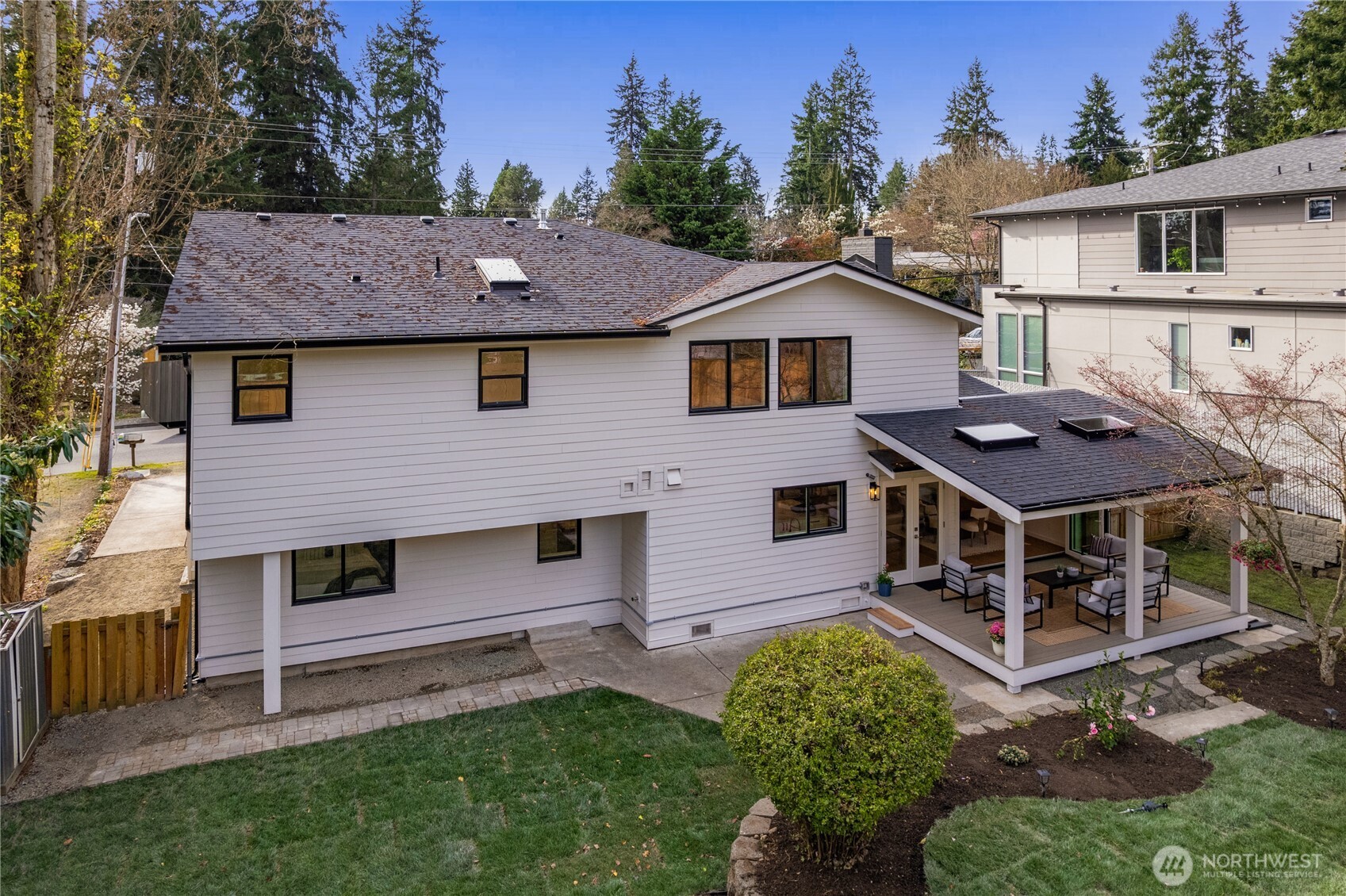 428 164th Avenue SE, Bellevue, WA 98008