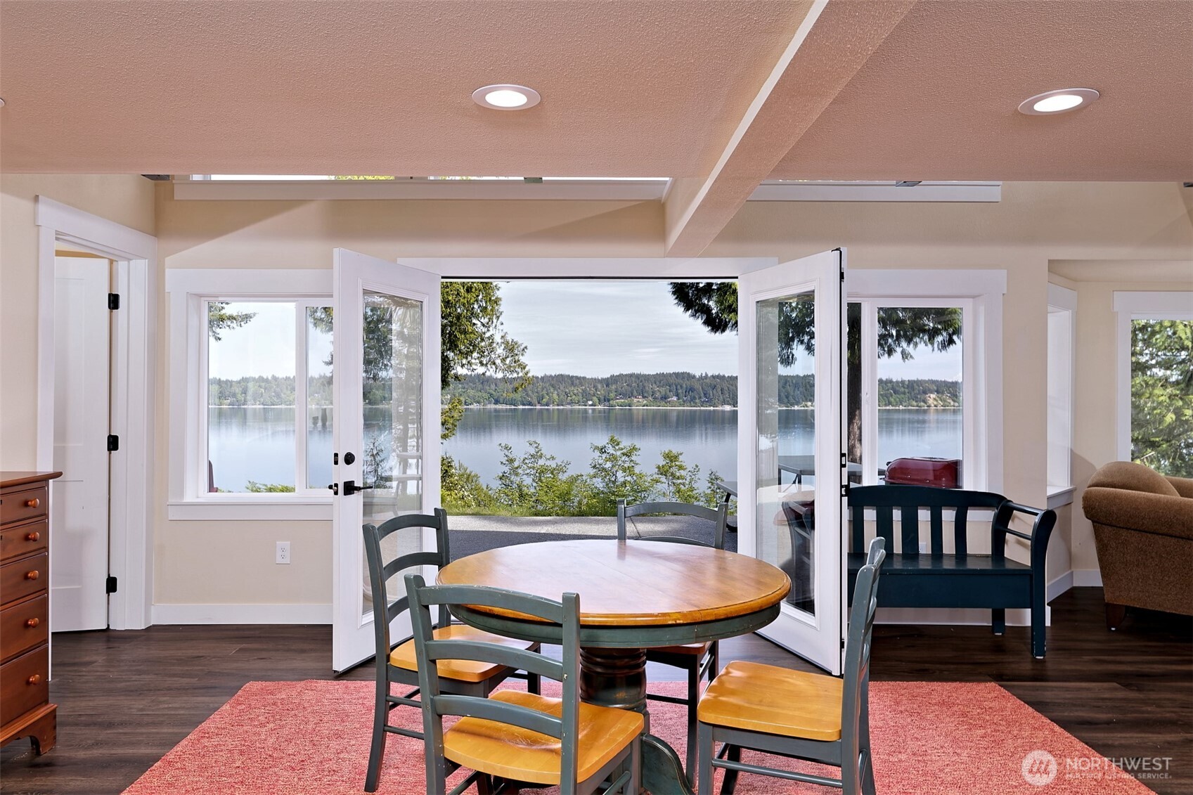 187 E Vineyard Crest Road , Grapeview, WA 98546