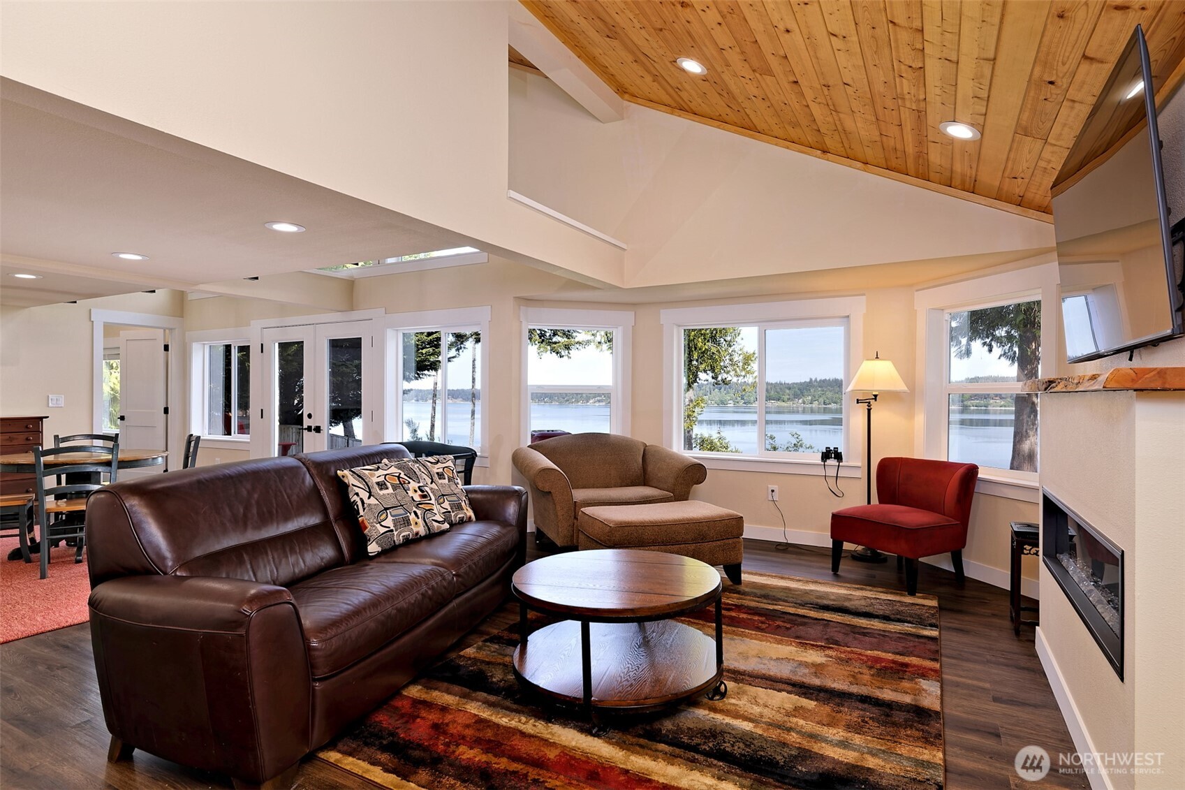 187 E Vineyard Crest Road , Grapeview, WA 98546