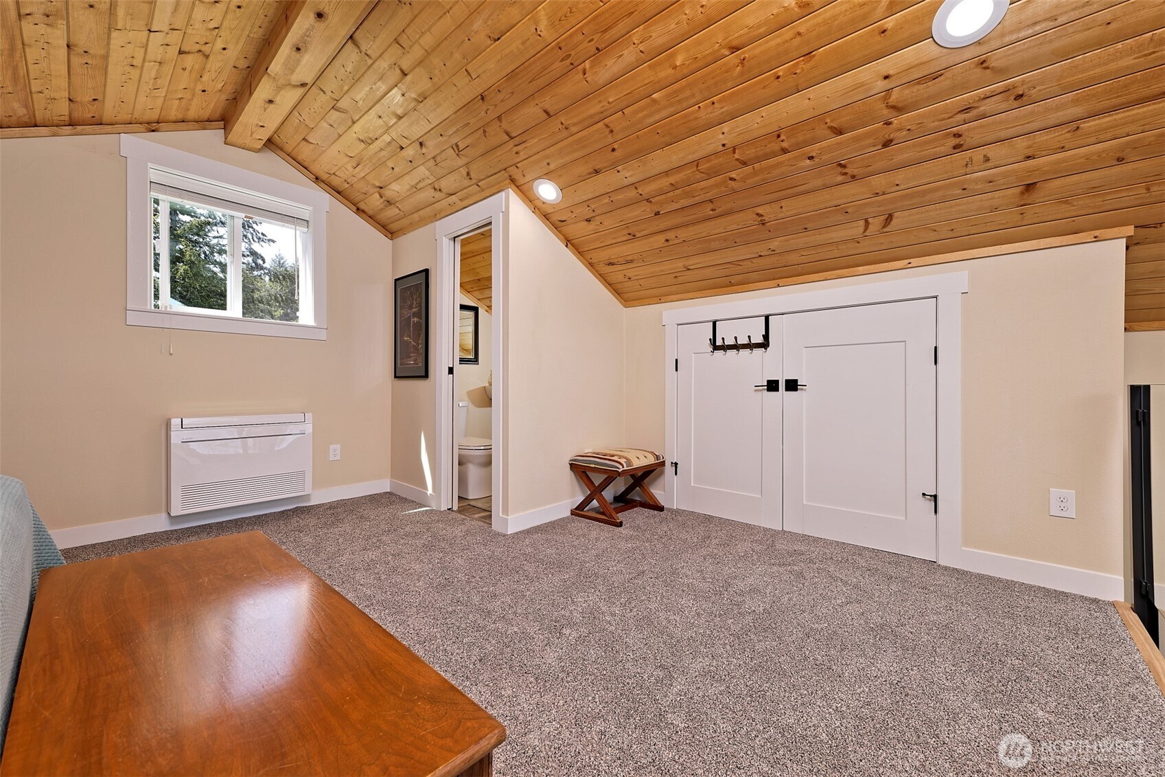 187 E Vineyard Crest Road , Grapeview, WA 98546