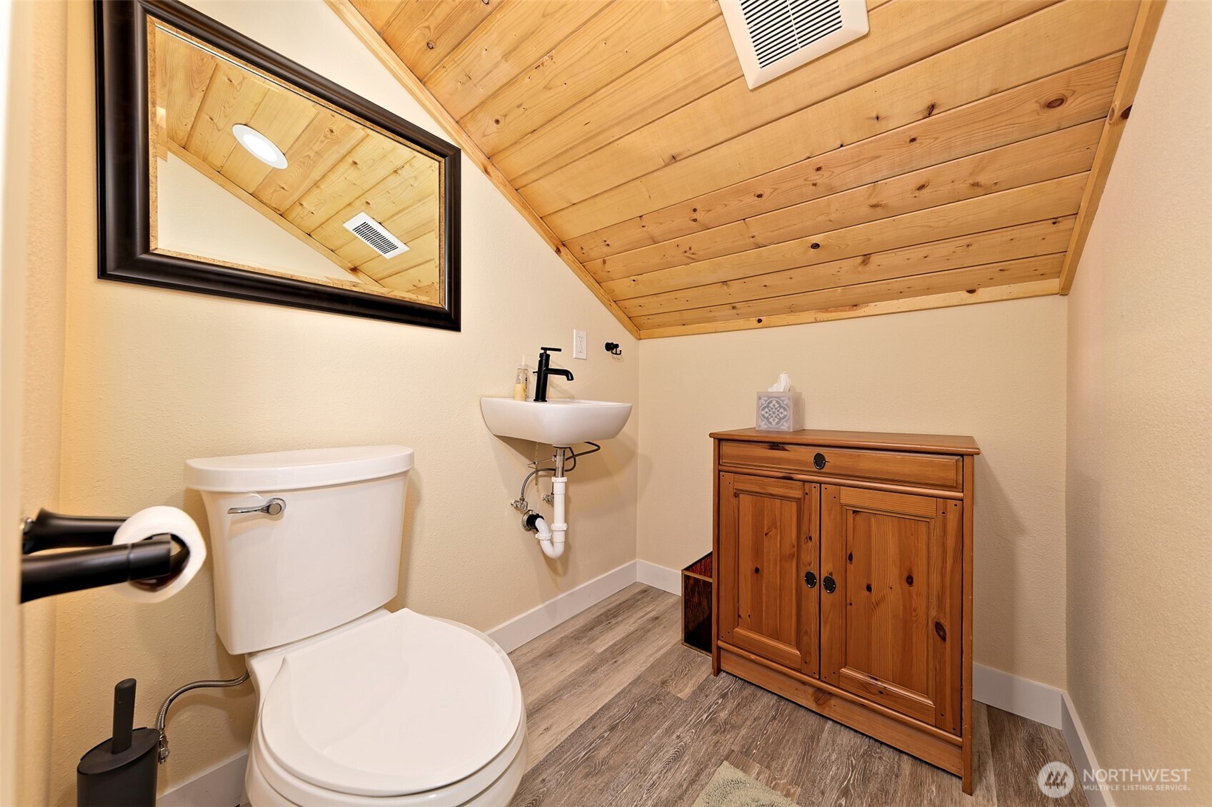 187 E Vineyard Crest Road , Grapeview, WA 98546