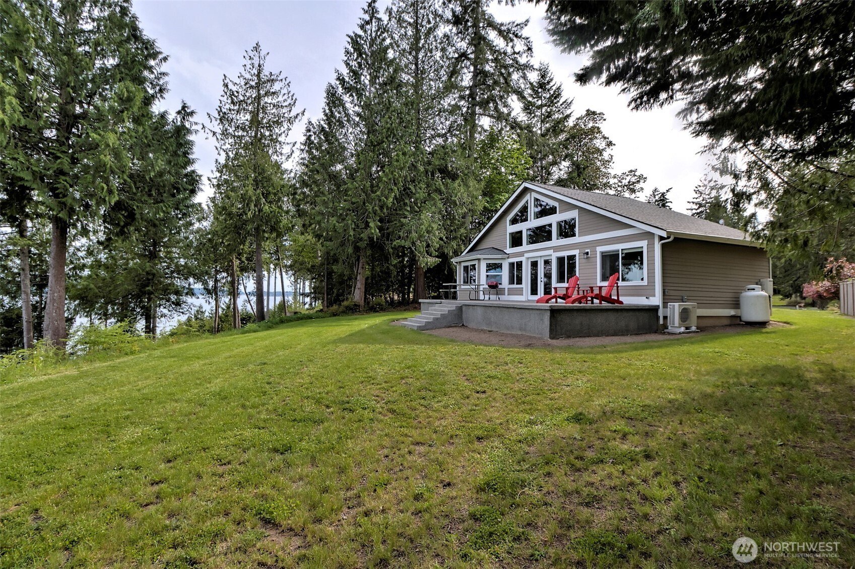 187 E Vineyard Crest Road , Grapeview, WA 98546